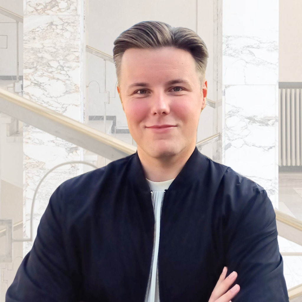 Miku Kuuskorpi eduskuntataustalla